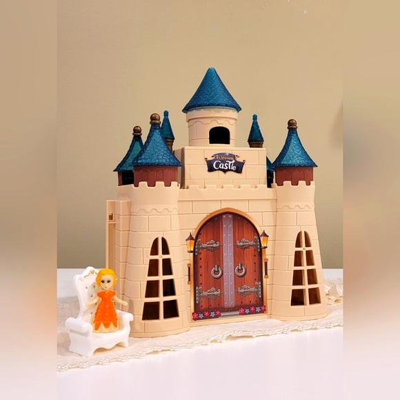 BROOKLYN LOLLIPOPS DREAM CASTLE - Picture 1 of 5